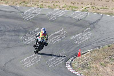 media/Apr-20-2025-AHRMA (Sun) [[393a79c373]]/Race/Group 11 early race/Turn 4b/